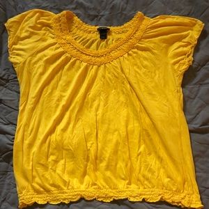 Yellow short sleeved shirt